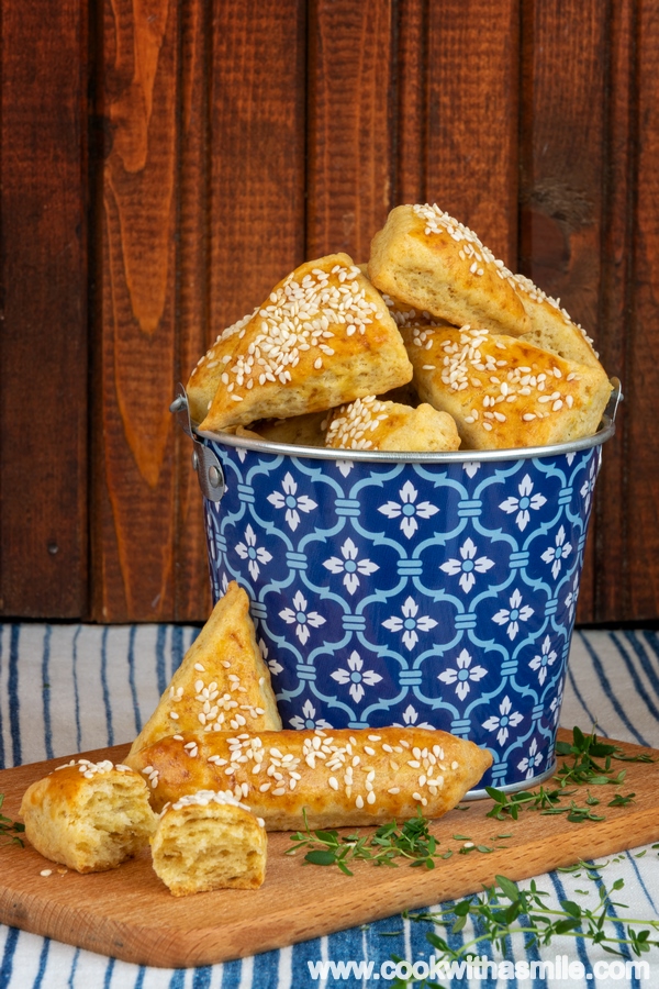 лесни бързи соленки със сусам и мащерка
