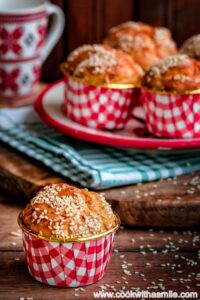 savory sourdough discard muffins with cheese